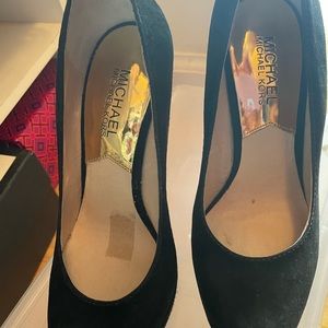 Michael Korea black suede heels. Great condition.